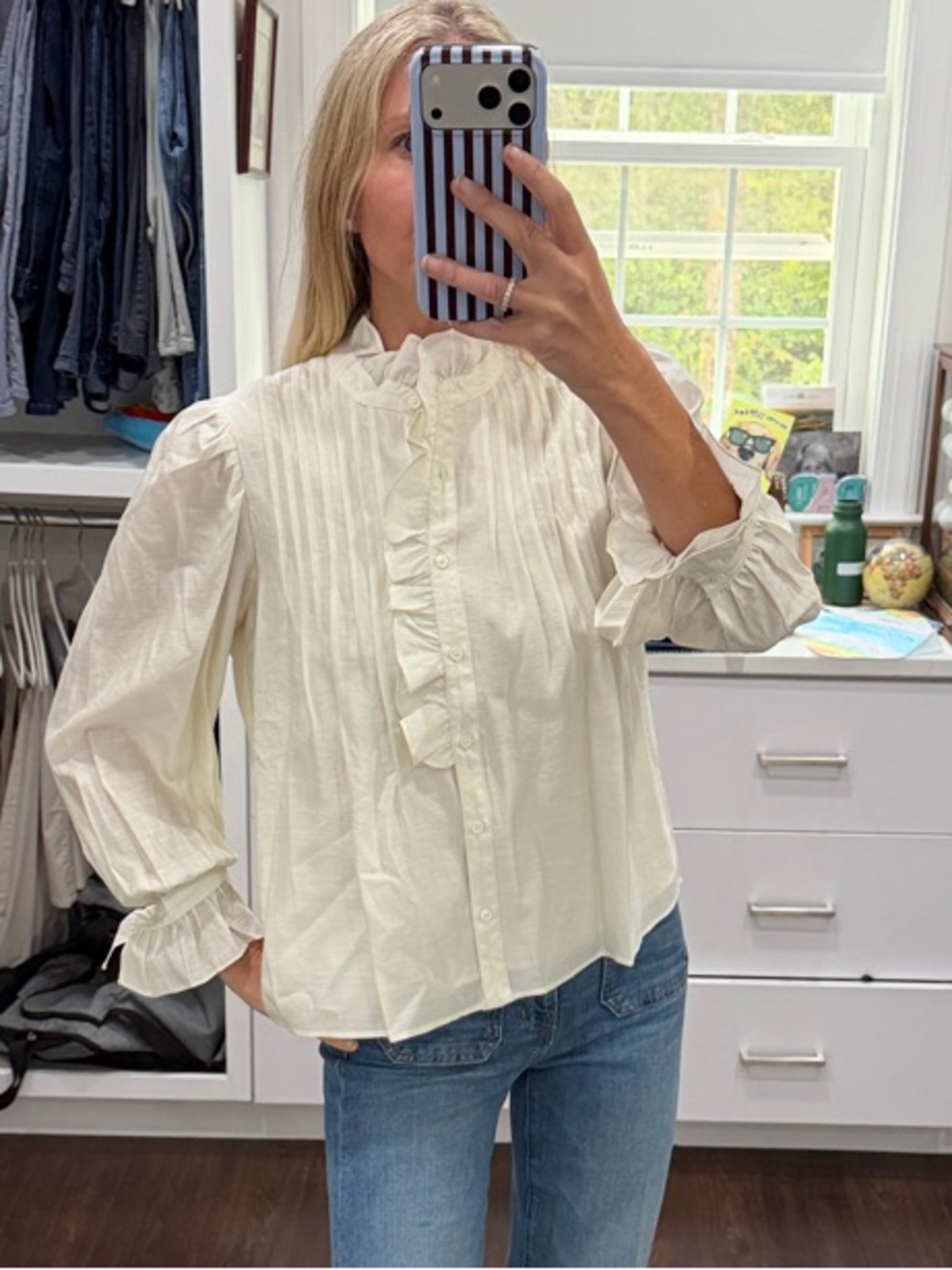 Avara Classic Cream Ruffle Front Blouse XS